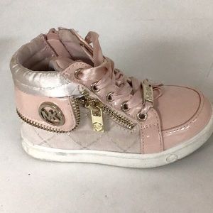 Sneakers for a girl nice condition